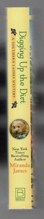 Digging Up The Dirt Crime Fiction mystery paperback used book
