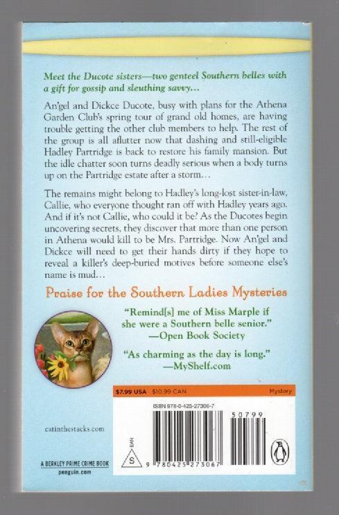 Digging Up The Dirt Crime Fiction mystery paperback used book