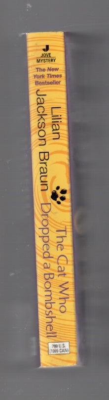 The Cat Who Dropped A Bombshell cat Crime Fiction mystery paperback used Books